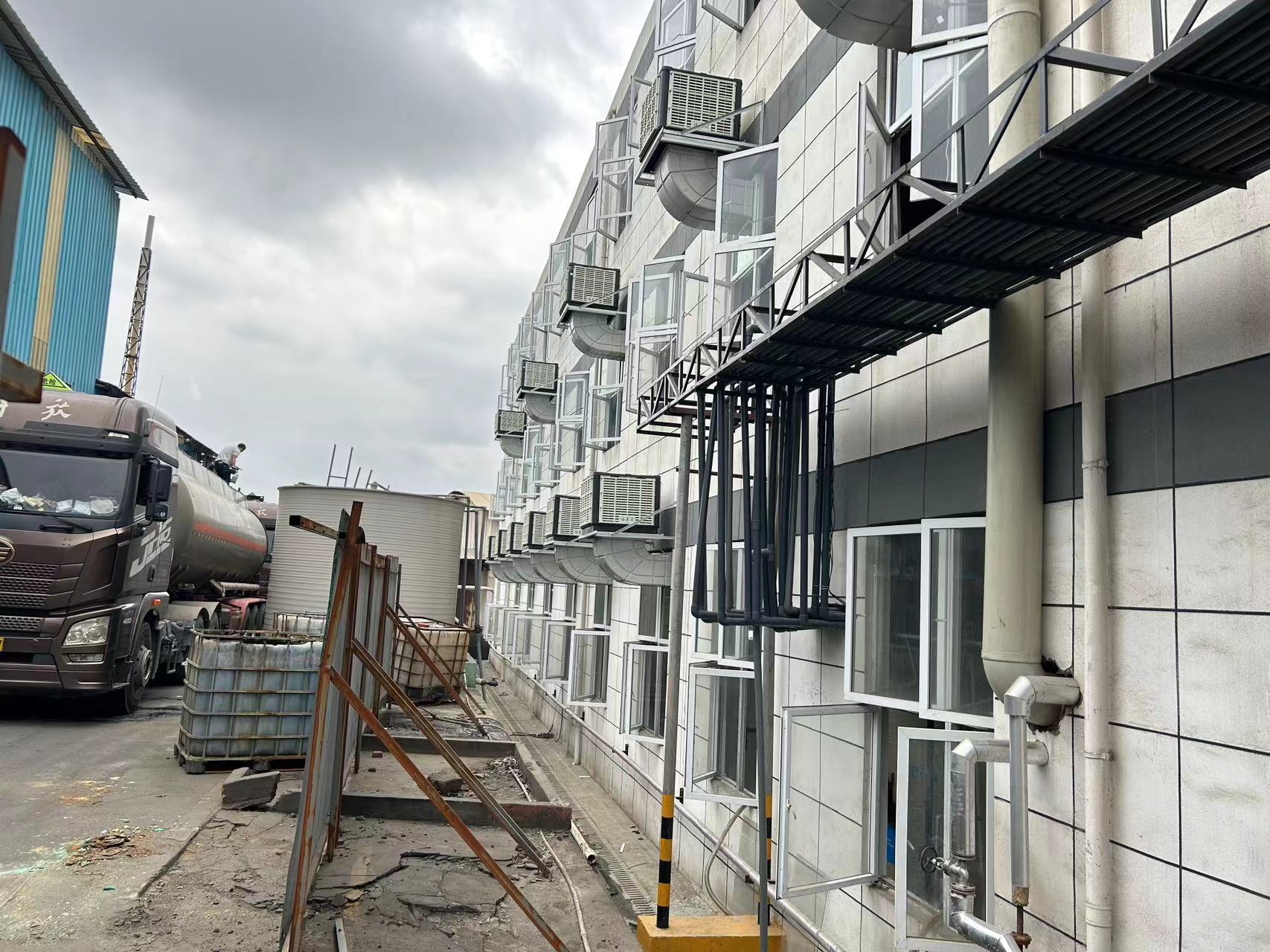 冷風(fēng)機就能解決廣州天河廠房車間高溫悶熱問題